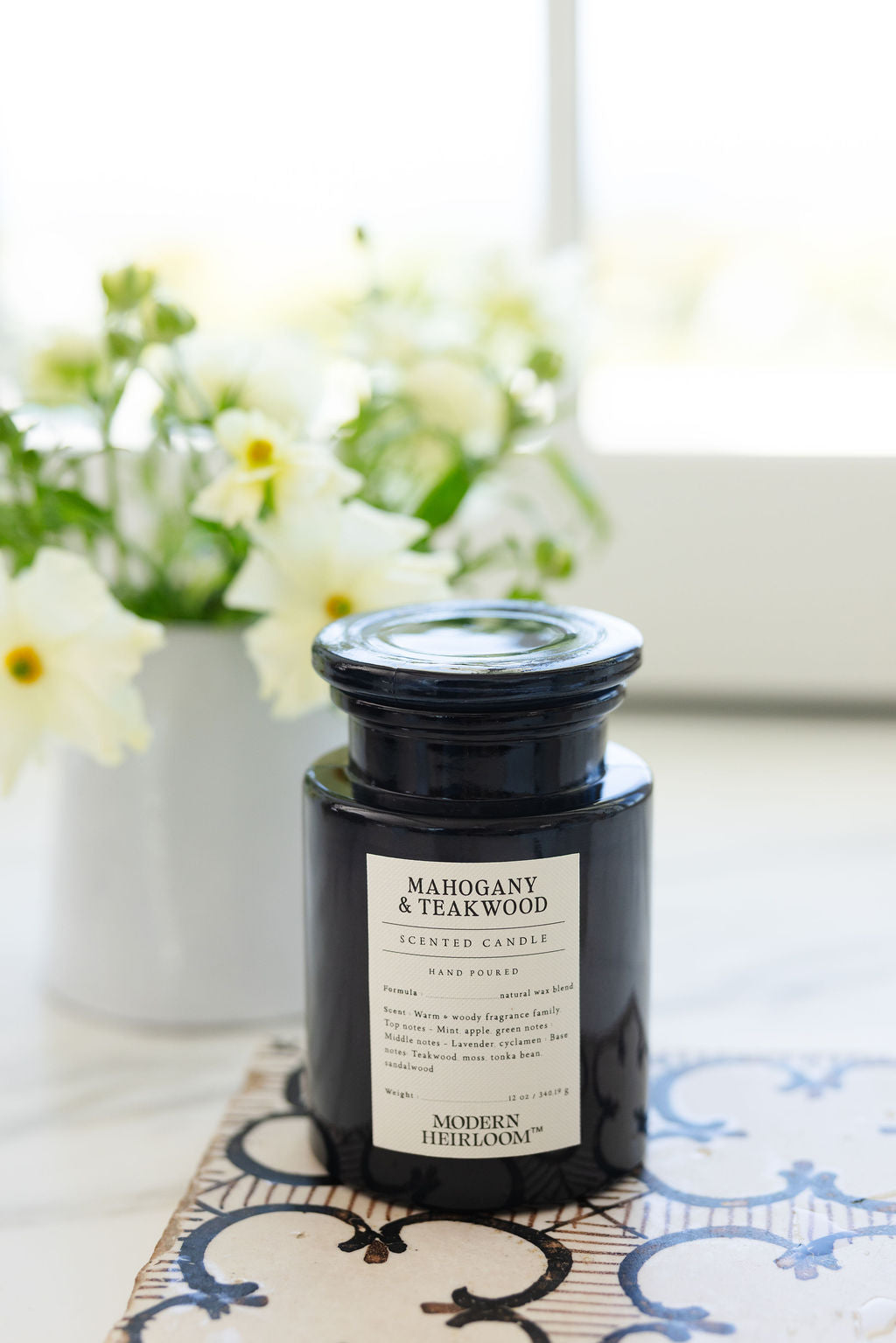 Mahogany & Teakwood 12 oz scented candle
