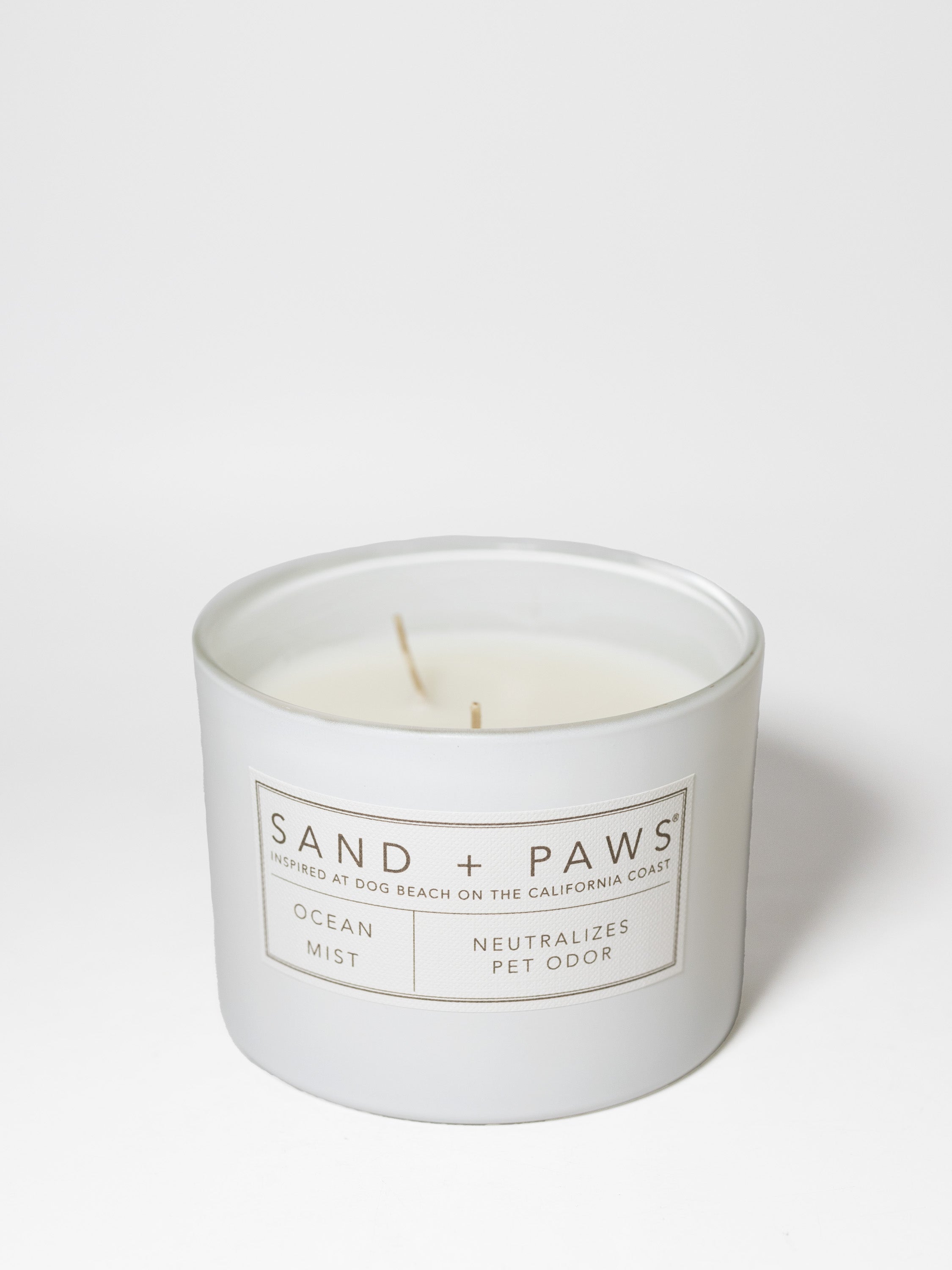 Sand + Paws Ocean Mist 12 oz scented candle