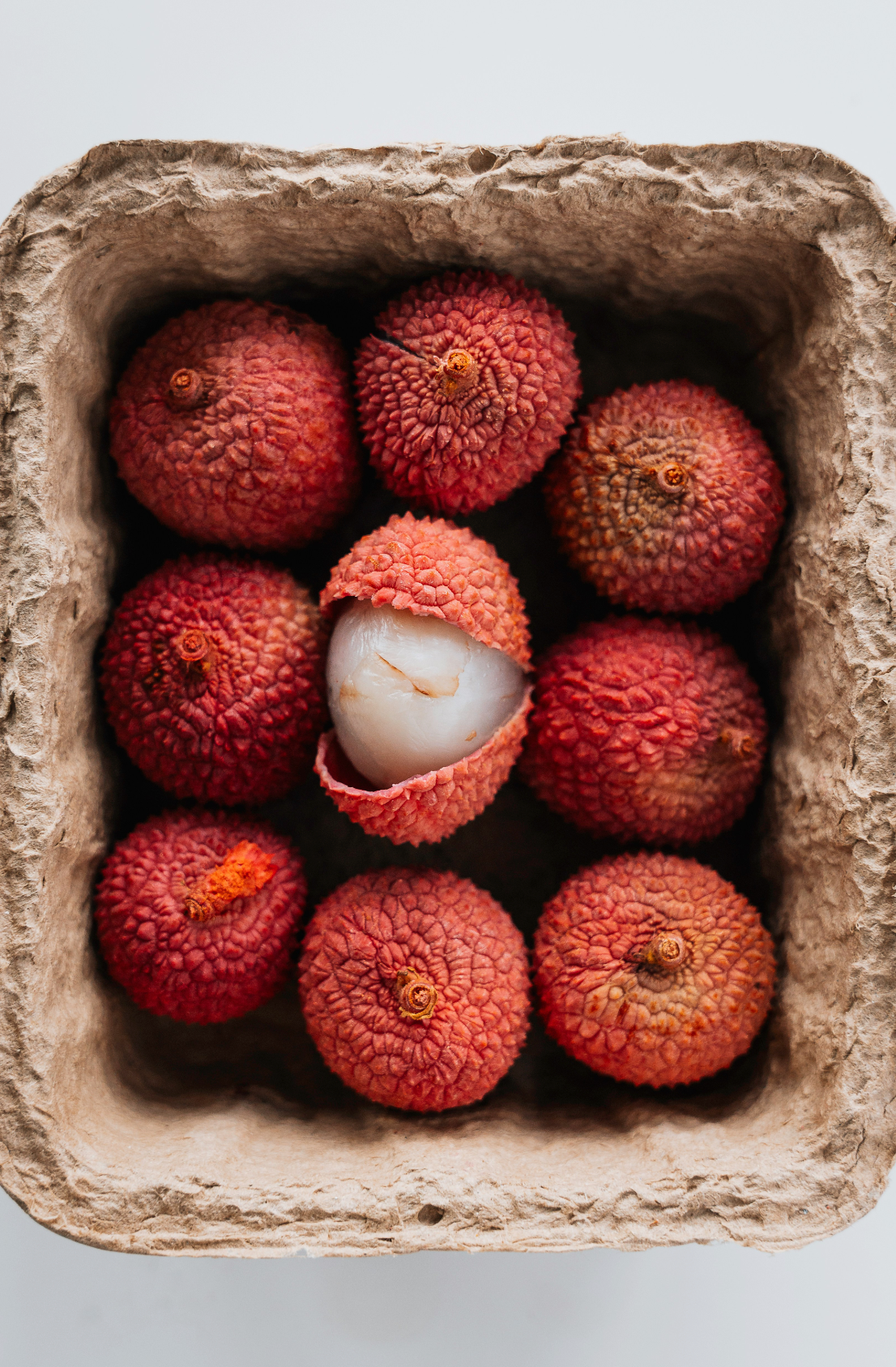 Lychee & Currant 12 oz scented candle