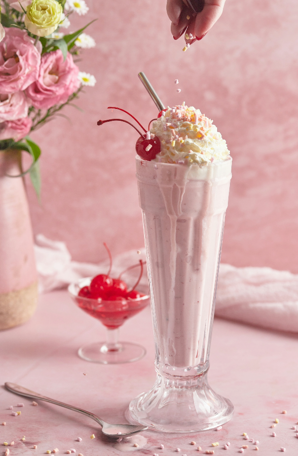 Strawberry Shake 8.12oz Hyaluronic Body Serum